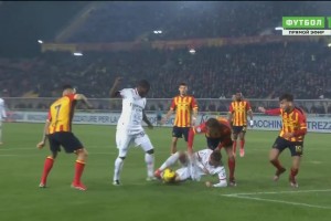 運(yùn)氣差了點(diǎn)！希門尼斯起身推射擊中立柱！