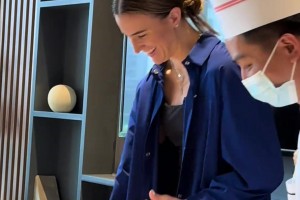 還記得嗎？珍藏視頻：04年季后賽各方談皮勒和加內(nèi)特的沖突！