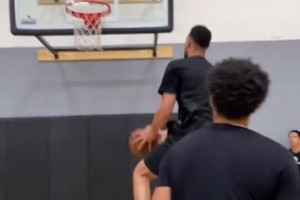 原來網(wǎng)友們都差不多！當(dāng)你在外網(wǎng)打開西蒙斯以前視頻的評(píng)論區(qū)~