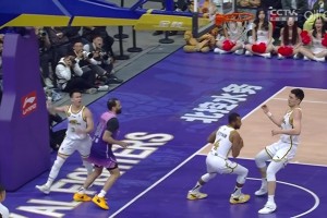 狀態(tài)也太好了！趙繼偉滯空無情大帽+冷血三分 興奮揮拳慶祝??