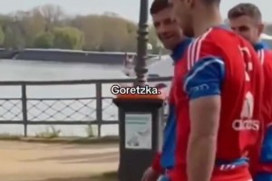 笑得肚子疼！格雷茨卡：你們有一個(gè)算一個(gè)，趕緊離我遠(yuǎn)點(diǎn)！