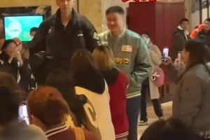 還得是杜導(dǎo)會玩...