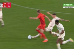 拜仁多打一人！澤西格爾放倒凱恩，兩黃變一紅被罰下場(chǎng)！