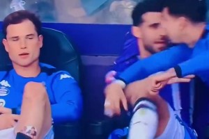 內(nèi)訌！0-4慘敗巴拉多利德球員替補(bǔ)席揮拳想要打隊(duì)友