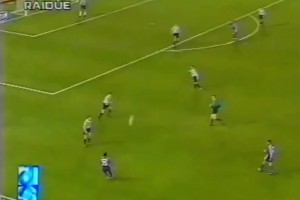 太霸氣了！戰(zhàn)神巴蒂面對尤文的頭球破門+激情慶祝