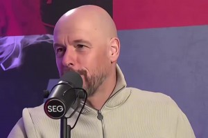 恩怨局？沙特記者報道：新月有意換帥滕哈格，或?qū)⒄鎸QC羅