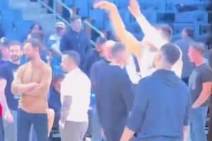 他太懂了！阿里納斯：莫蘭特沒錯(cuò)，他的持槍慶祝并沒違反NBA政策