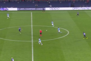 曼聯(lián)當初因為出球能力簽下他，但奧納納這個技能沒怎么使用過??