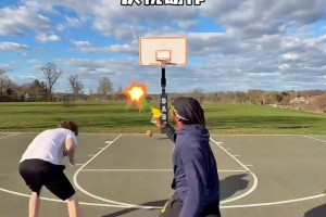 美國(guó)網(wǎng)友惡搞莫蘭特慶祝動(dòng)作：炸彈飛刀全都出來了??????