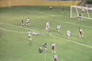 畫(huà)質(zhì)擋不住的瀟灑！喬治·貝斯特在美國(guó)的經(jīng)典solo進(jìn)球