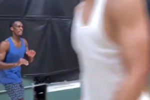 旗鼓相當的對手！名場面：隆多和西蒙斯一起練三分！