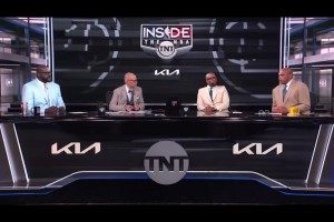 全對(duì)?。“涂死蛉眨河欣滦勐共灰姷泌A 湖人勝 雷熊沒懸念