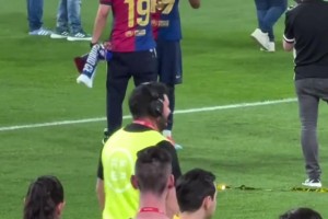 這是父子??亞馬爾和他爸爸就像哥們??，真好啊