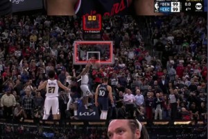 韋德怎么看??當(dāng)比賽打成99-99時(shí)，戈登用一記滿分扣籃殺死比賽