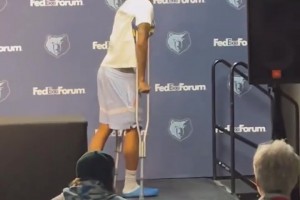 一個錫安，一個莫蘭特，這倆每年都傷??