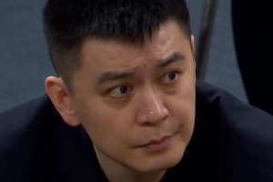 馬?。哼|寧在場上沒戰(zhàn)術(shù)，罰球也罰不進，他們是怎么進四強的??？