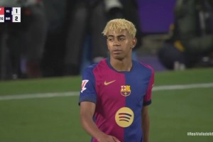 可惜！亞馬爾腳后跟妙傳，福特禁區(qū)內(nèi)1V3閃轉(zhuǎn)騰挪打遠(yuǎn)角中柱！