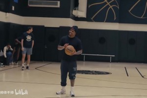 師父大戰(zhàn)徒弟！杰倫布朗單挑麥迪，最后一球太搞笑了！