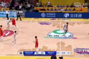 追平！胡金秋打板三分命中，最后時刻廣廈男籃追平！