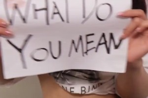 美娜黑白寫真大秀腹肌??：東北版“瞅你咋地”