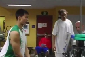 看看07年夏天阿聯(lián)為雄鹿試訓(xùn)的視頻！楊瀚森若有這手投籃就完美了