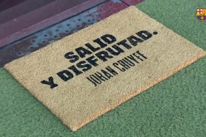 看著技術(shù)還行，應(yīng)該能打上輪換吧？回顧佩德里的諾坎普亮相儀式！