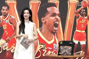 笑死??女主播金佳悅剛說(shuō)更衣室還有直播 結(jié)果前方說(shuō)切回演播室