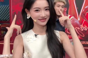 金佳悅跳手勢(shì)舞：CBA賽季結(jié)束了！看到郭艾倫從身后走過(guò)笑不停