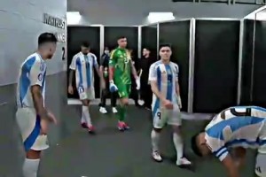 瞬間做出決策！范迪克的實力絕對不只是體現(xiàn)在防守！