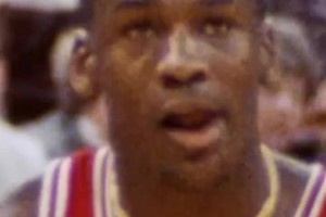 可惜沒留下！易建聯(lián)當(dāng)年在湖人訓(xùn)練的珍貴集錦，這投籃技術(shù)真成熟