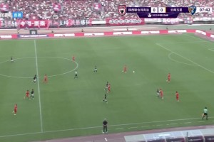 下克上？陜西聯(lián)合球員禁區(qū)內(nèi)低射打偏，機(jī)會(huì)沒(méi)把握住啊??