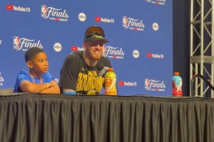 還得兩冠功臣來(lái)！哈騰賽后：沒人知道怎么開香檳，必須要卡魯索教