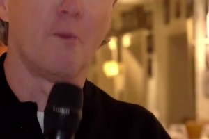 曾經(jīng)的英倫帥哥~麥克馬納曼當(dāng)年顏值和貝克漢姆不相上下??