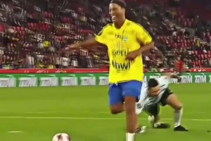 讓穆里尼奧滑跪的一球！C羅教科書式的內切打門絕殺！