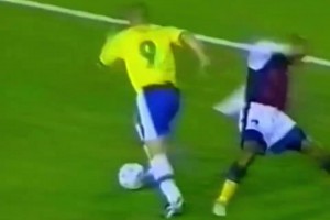 統(tǒng)治級(jí)別表現(xiàn)！99年美洲杯大羅個(gè)人集錦！你怎能不愛(ài)足球？