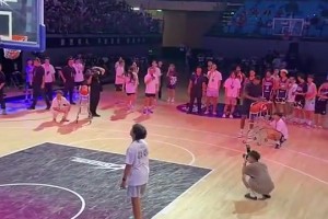 恩比德看完沉默了！喬治去年中國行表演三分，離譜的10中2！