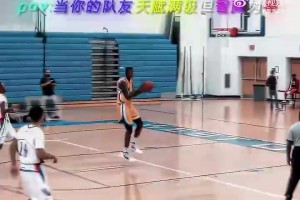 ??不太聰明的樣子！恩比德早年沒進NBA前就是這樣打球的