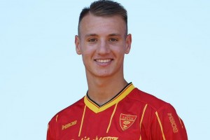 球員集錦：送去練級！從米蘭外租萊切的卡馬達(dá)未來可期