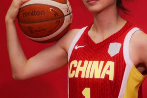 好美！??穿豹紋熱舞的美娜，能不能打動你？