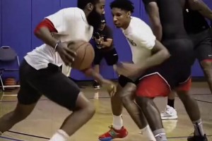 健美運(yùn)動(dòng)員？白邊統(tǒng)治波多黎各聯(lián)賽！這身材壯的離譜??！