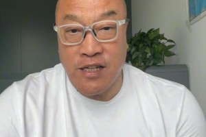 馬?。簵铄褪侵袊s基奇，想在NBA有好的表現(xiàn)，必須練好體能