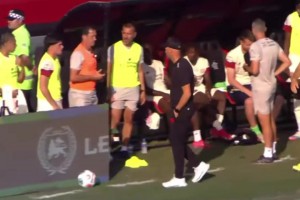 ??滕哈赫首戰(zhàn)被青年隊打爆！友誼賽勒沃庫森半場0-4弗拉門戈U20