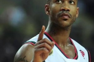 楊毅：當初中國男籃若能歸化馬布里，一分不給馬布里都樂意