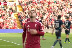 努涅斯禁區(qū)內(nèi)送助攻！埃利奧特爆射破門！利物浦4-0領(lǐng)先畢爾巴鄂