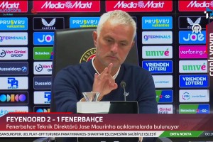 好身手！穆帥在發(fā)布會上打蒼蠅??