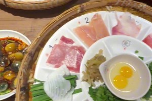 美娜曬自拍：看“53歲”女主持人下班后的快樂有多么簡單