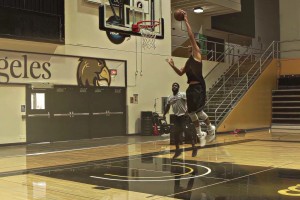 國產(chǎn)字母哥？易建聯(lián)這天賦現(xiàn)在看，真的炸裂啊??