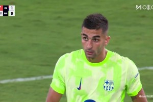 離譜！費蘭禁區(qū)內(nèi)絕佳良機爆射擊中橫梁！弗里克暴怒場邊摔水瓶！