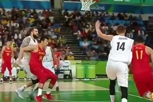 一點(diǎn)都不虛的！里約奧運(yùn)會易建聯(lián)一步過掉約基奇飛身暴扣