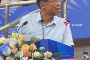 鐘南山談亞洲杯，說(shuō)胡明軒最后一投可惜了~